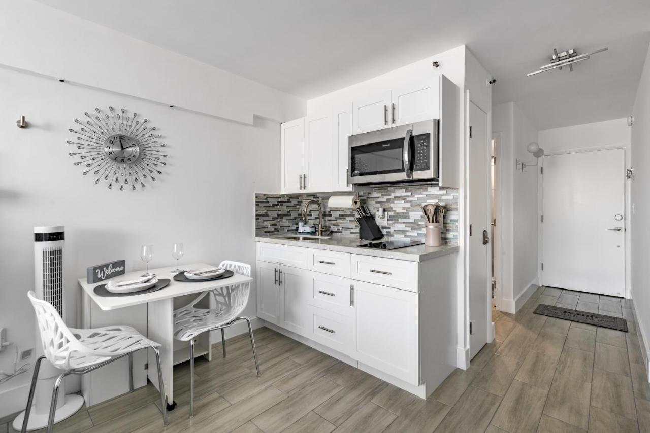 Newly Renovated Oceanfront Studio W/ Balcony - Daytona Beach Apartment Ngoại thất bức ảnh