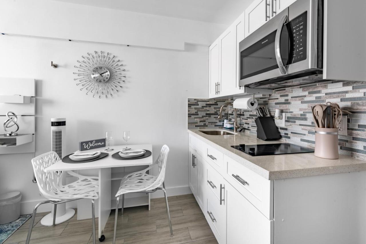Newly Renovated Oceanfront Studio W/ Balcony - Daytona Beach Apartment Ngoại thất bức ảnh